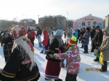На Центральной площади Уссурийска состоялись детские утренники, посвященные Новому году и Святкам
